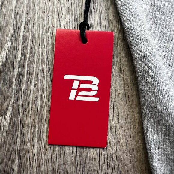 TB12 Sweatshirt Mens S Small Gray Pullover Athletic Sweater Tom Brady Adult - Picture 13 of 13